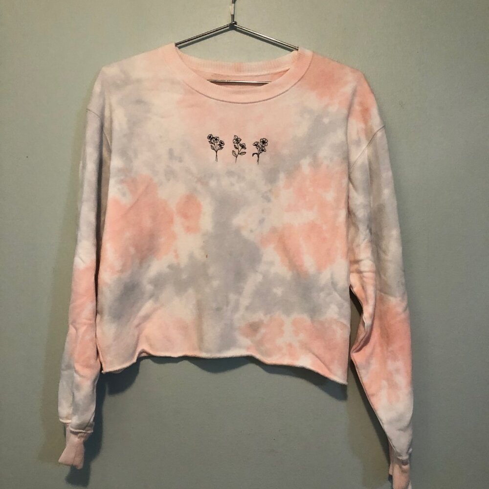 Hollister Women’s Cropped Crew Neck Sweatshirt  Size Medium